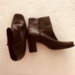 Boots Brown Bass Heel Booties excellent conditions